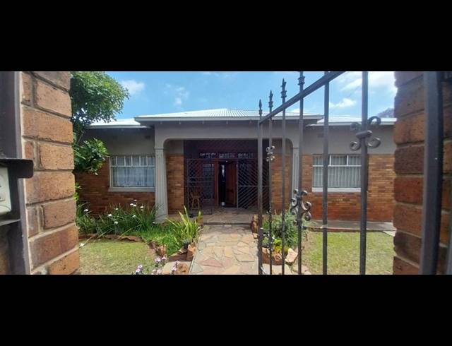 3 BEDROOM HOUSE FOR SALE IN KENSINGTON